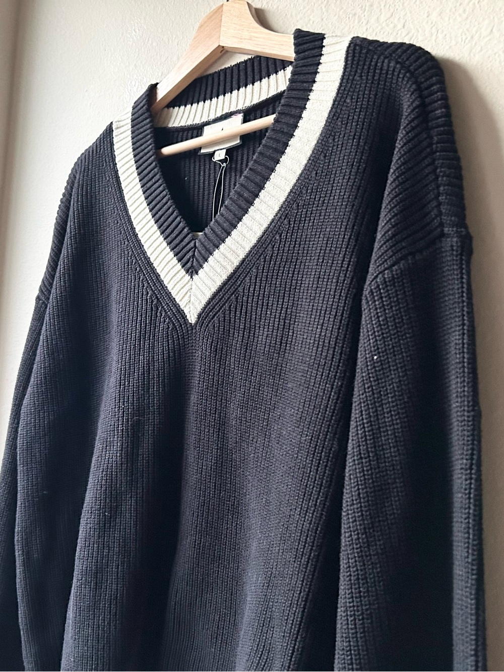 NWT Tuckernuck Black Cream Striped Ashe V neck Sweater Sz L - Picture 8 of 16
